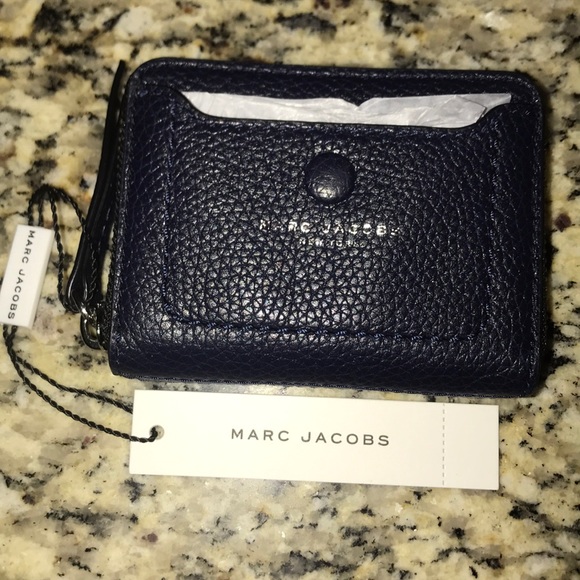 marc jacobs empire city leather zip wallet